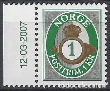 Sellos: NORUEGA 2001 - CUERNO POSTAL Y CIFRA, VERDE/GRIS, FONDO RAYADO - MSG