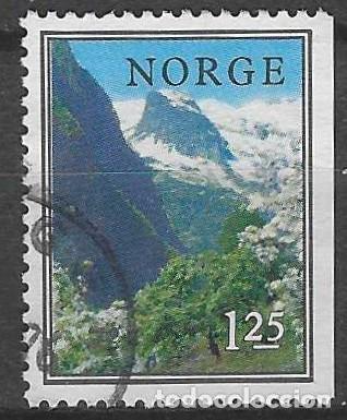 Sellos: NORUEGA 1976 - NATURALEZA, FLORACI&Oacute;N EN BALESTRAND, SIN DENTAR A LA DERECHA - USADO