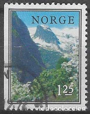 Sellos: NORUEGA 1976 - NATURALEZA, FLORACI&Oacute;N EN BALESTRAND, SIN DENTAR A LA IZQUIERDA - USADO