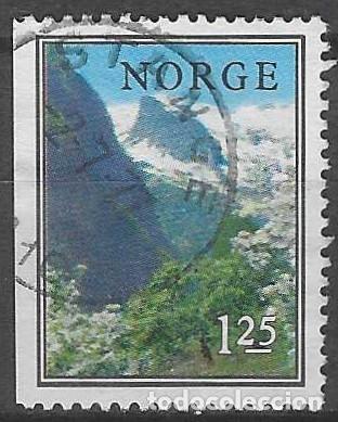 Sellos: NORUEGA 1976 - NATURALEZA, FLORACI&Oacute;N EN BALESTRAND, SIN DENTAR A LA IZQUIERDA - USADO