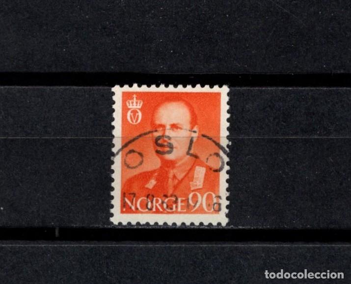 Sellos: Sello usado. Rey Olav V. Sello de 90 ore. 1959 noviembre. Yvert 385A.