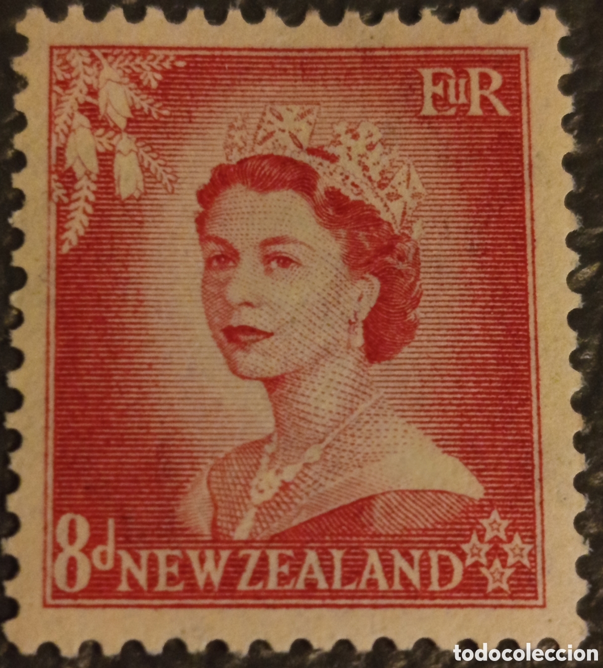 Sellos: Sello Nueva Zelanda 1954 - Reina Isabel II 8d Carm&iacute;n, SG 730 MH