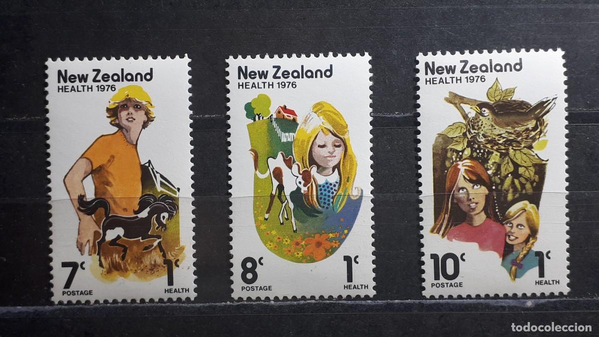 Sellos: NUEVA ZELANDA. A&Ntilde;O 1976. **. YVERT 669/71