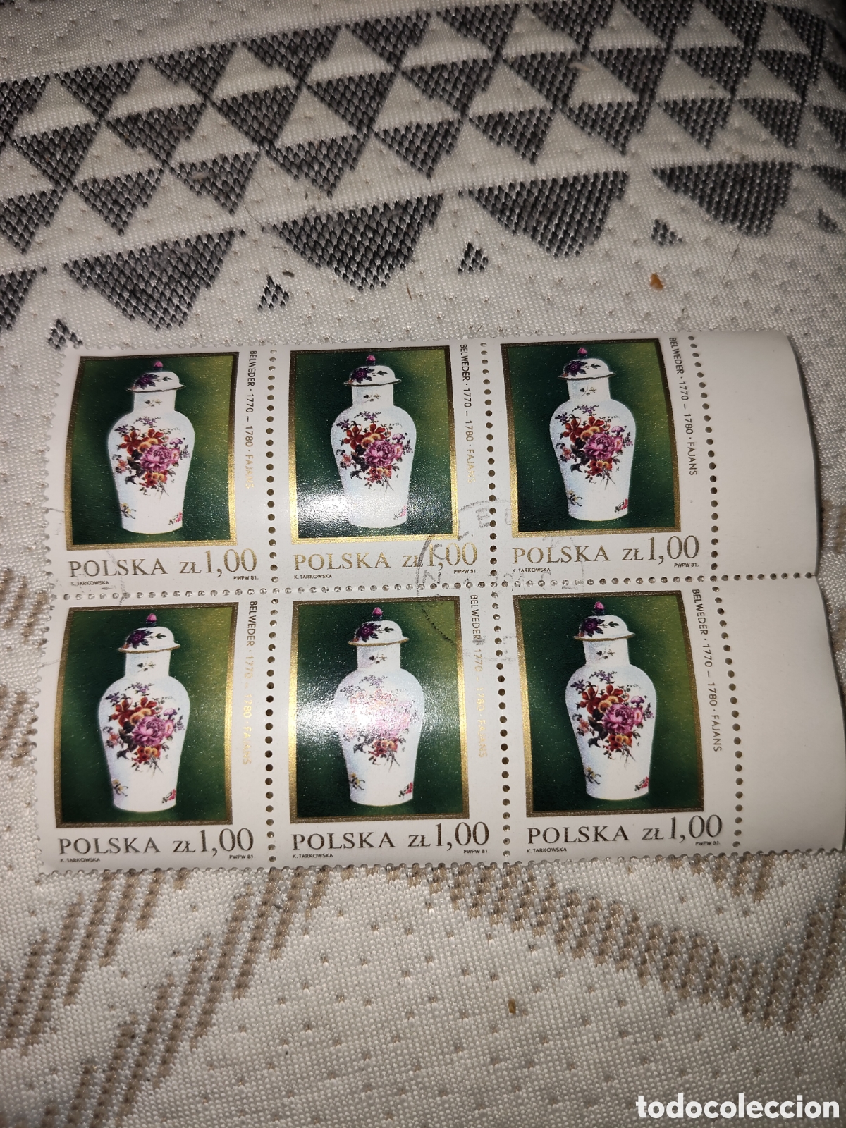 Sellos: Bloque de 6 sellos de Polonia jarr&oacute;n decorativo de porcelana motivos florales 1981 muy buenos