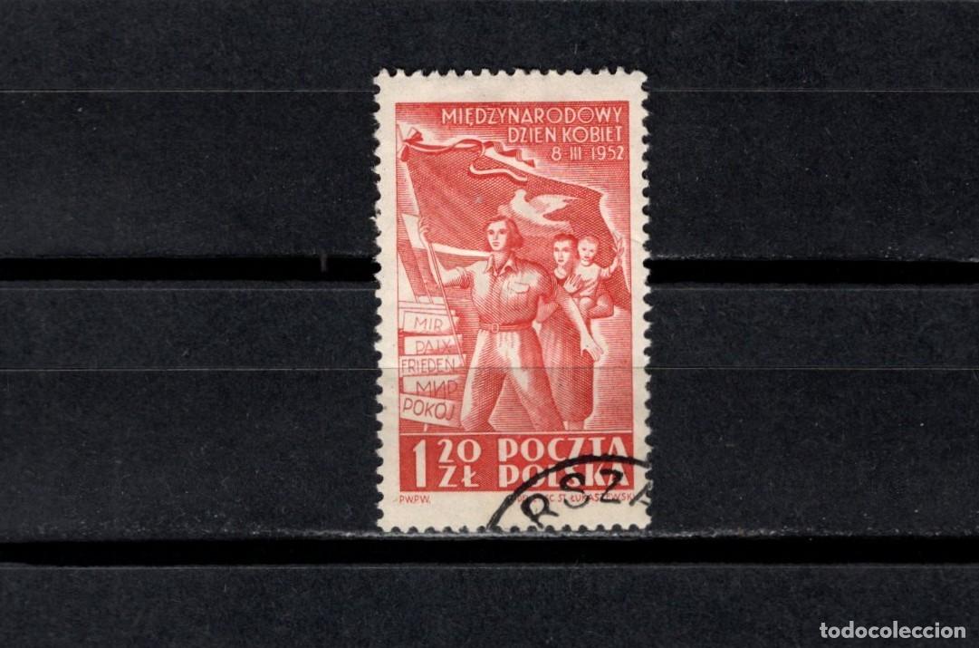 Sellos: Sello usado con charnela. Dia Internacional de la Mujer. 1,20 zloty. 1952. Yvert 635.