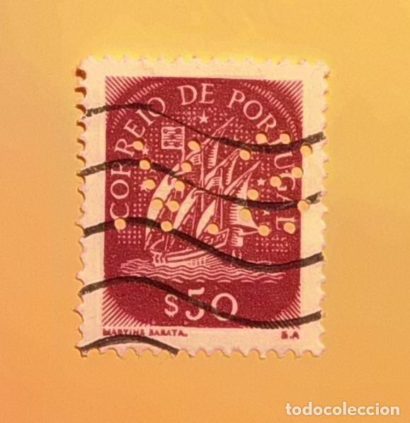 Sellos: PORTRUGAL 1943 - BARCO - CARABELA - 50 S. PERFORADO.