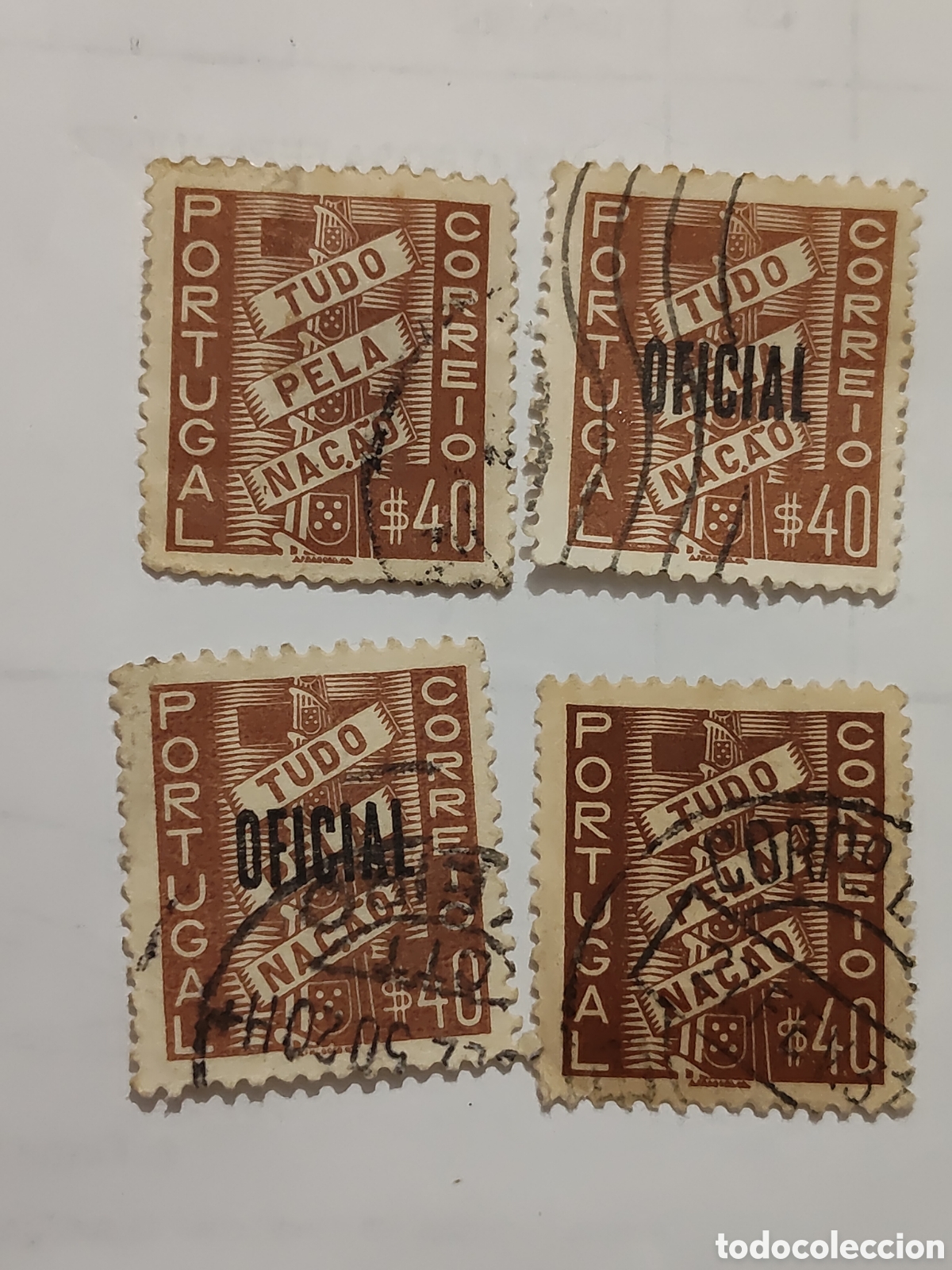 Sellos: 4 Sellos de Portugal Escudo de armas y un pergamino 1935