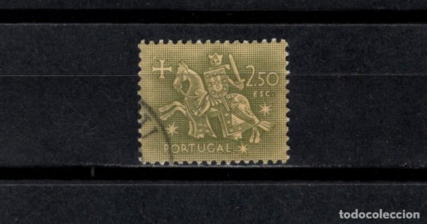 Stamps: Sello usado. Escudo del rey Dinis. 2,50 escudos. 1953. Yvert 784.