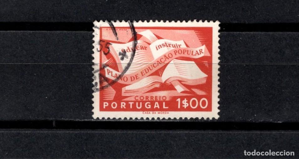 Stamps: Sello usado. Capa&ntilde;a de Educaci&oacute;n Popular. 1 escudo. 1954. Yvert 808.