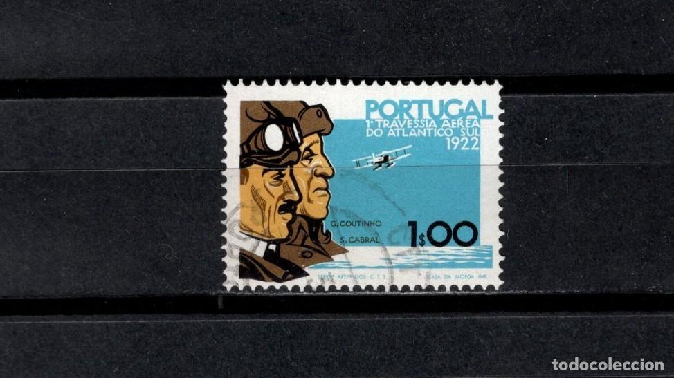 Sellos: Sello usado. L Aniversario del vuelo Lisboa-Rio de Janeiro. 1 escudo. 1972. Yvert 1169.