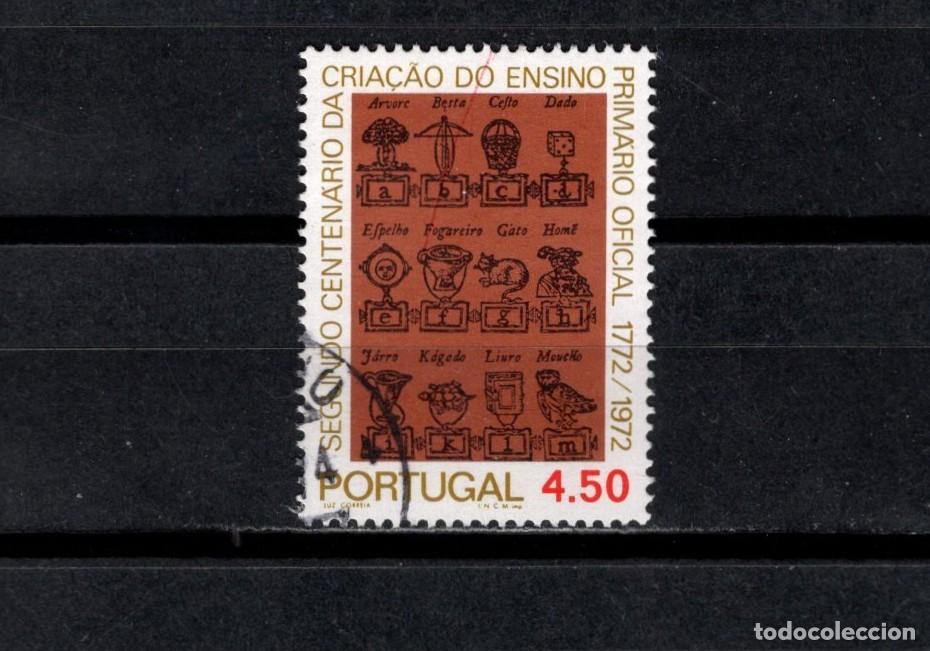 Sellos: Sello usado. Bicentenario Ense&ntilde;anza P&uacute;blica. Cartilla. 4,50 escudos. 1973. Yvert 1197.
