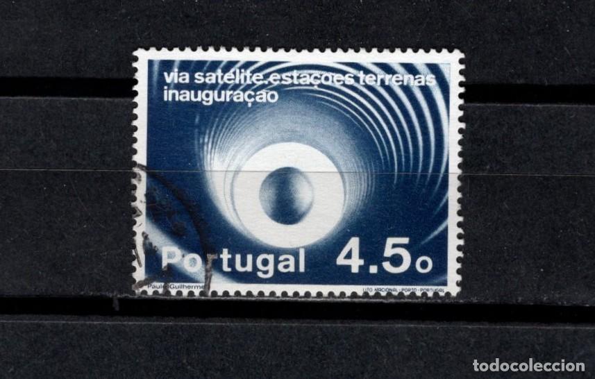 Sellos: Sello usado. Inauguracion estaciones terrestres via satelite. 4,50 escudos. 1974. Yvert 1215.
