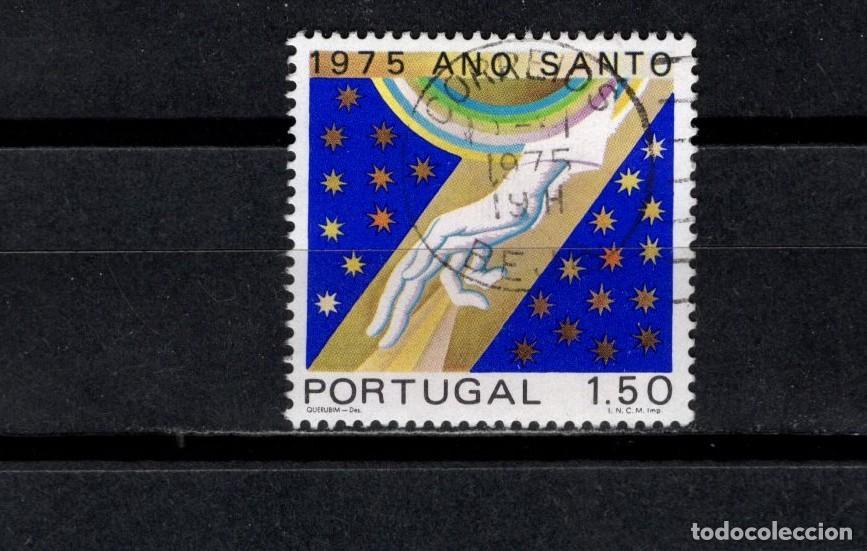 Sellos: Sello usado. A&ntilde;o Santo 1975. La mano de Dios. 1,50 escudos. 1975. Yvert 1258.