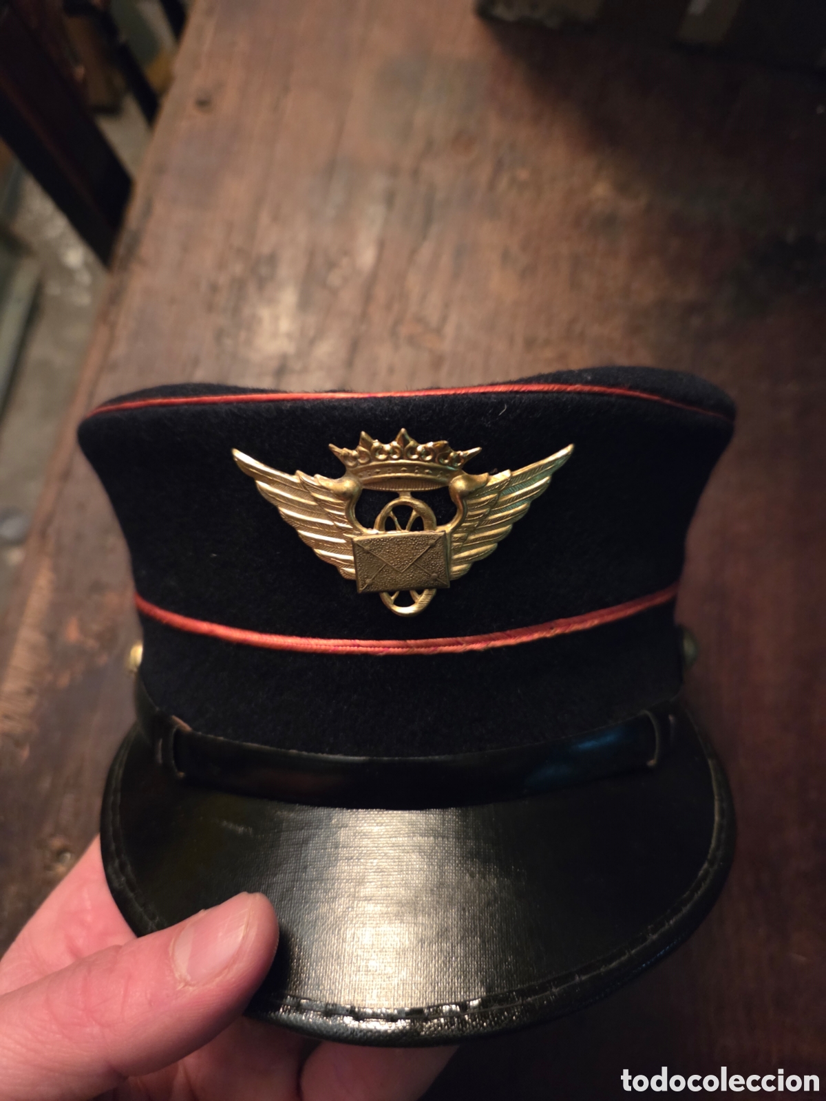 Sellos: Gorra de cartero de correos ferroviario