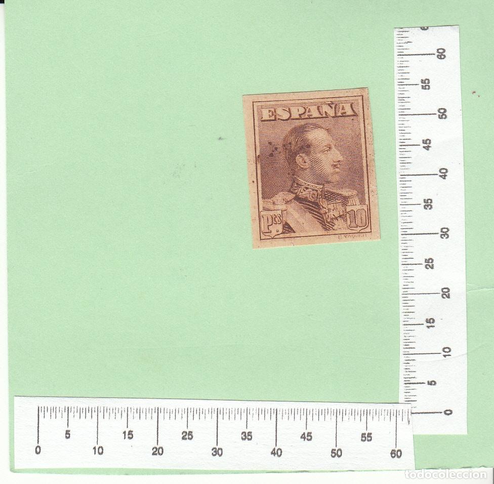 Sellos: CRS0318 SELLO N&ordm; CAT 323 SIN DENTAR SE&Ntilde;AL IMPERCEPTIBLE DE CHARNELA