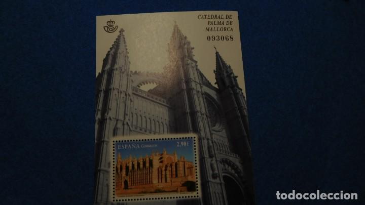 Sellos: Hoja bloque de la catedral de Mallorca - Foto 1