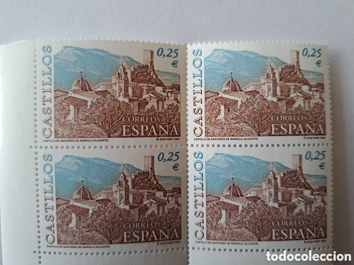 Sellos: Bloque (4) castillo de Banyeres de Mariola 2002 - Foto 1