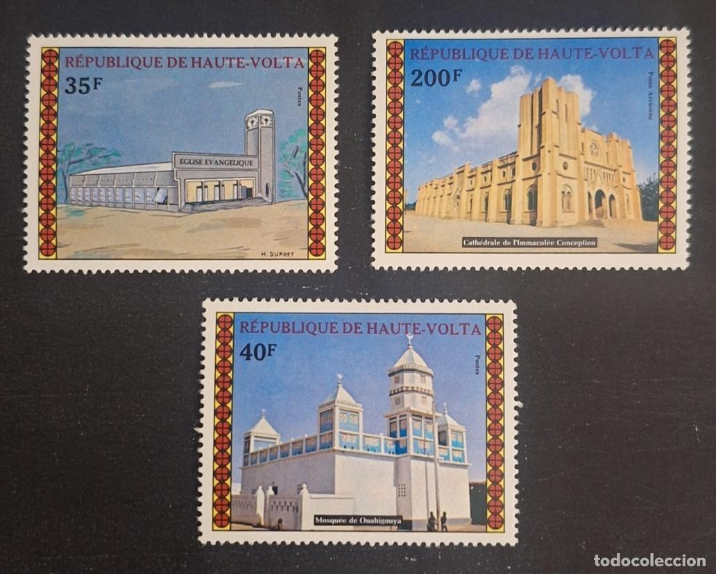 Sellos: Alto Volta 1973 Mi. 476-478 iglesias mezquita Ouahigouya catedral