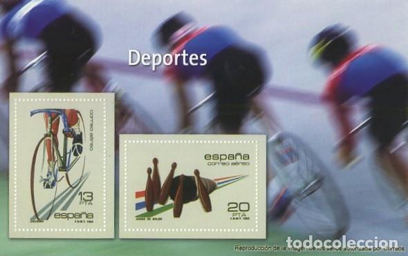 Sellos: REPRODUCCI&Oacute;N HOJA BLOQUE DE SELLOS, DEPORTES. EL MUNDO. SELLO-673
