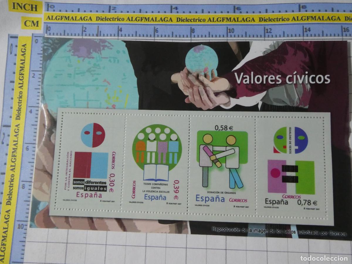 Sellos: HOJA BLOQUE FACS&Iacute;MIL. SELLOS DEMOCRACIA. VALORES C&Iacute;VICOS. 284