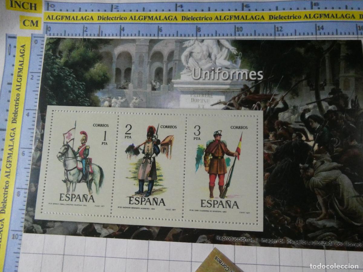 Selos: HOJA BLOQUE FACS&Iacute;MIL. SELLOS DEMOCRACIA. UNIFORMES MILITARES LANCEROS CALATRAVA, GASTADOR. 342