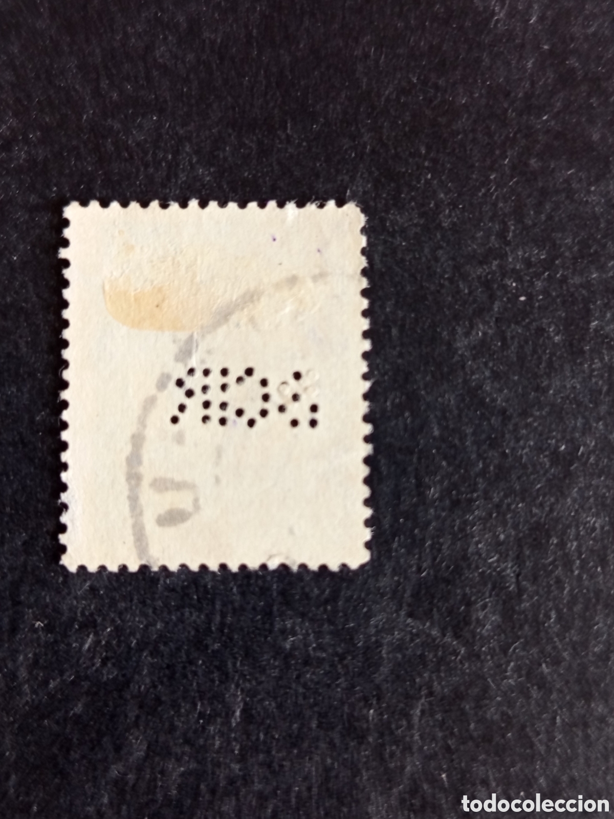 Sellos: Ruman&iacute;a, 1930. Rey Carlos Il. Yv. 396. Sello perforado. Pedido m&iacute;nimo 3 &euro;. Ver fotos.