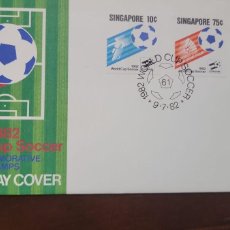 Sellos: P) 1982 SINGAPORE, WORLD CUP SOCCER, COMMEMORATIVE STAMPS, FDC XF