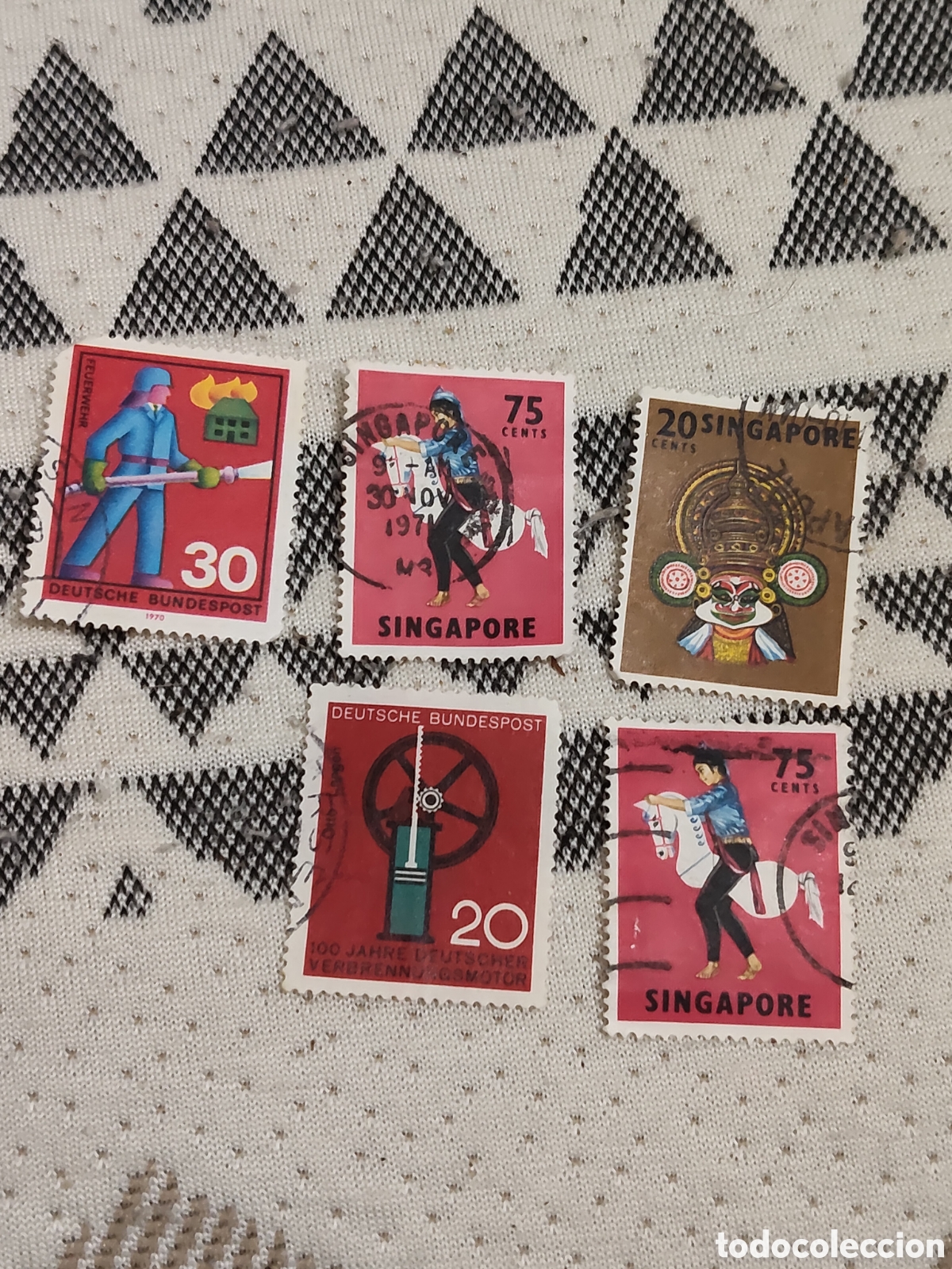Sellos: 5 sellos de Singapur folclore y danzas tradicionales 1968