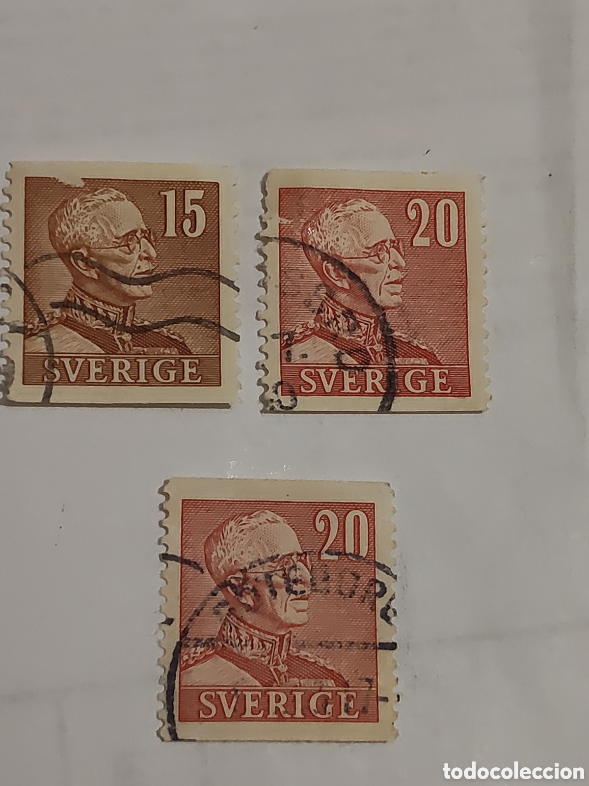 Sellos: 3 sellos de Suecia Rey Gustavo V 1939-42