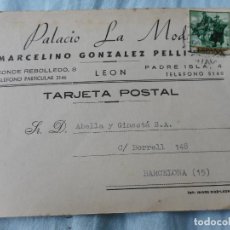 Sellos: ANTIGUA TARJETA POSTAL PALACIO DEL MODA MARCELINO GONZALEZ PELLITERO LEON 1965. Lote 349377709