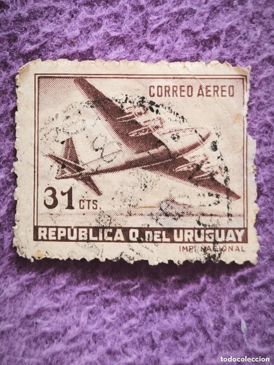 Sellos: Sello Uruguay Correo A&eacute;reo 31 Cts &ndash; Avi&oacute;n Cuatrimotor Sobre Nubes (Imp. Nacional)
