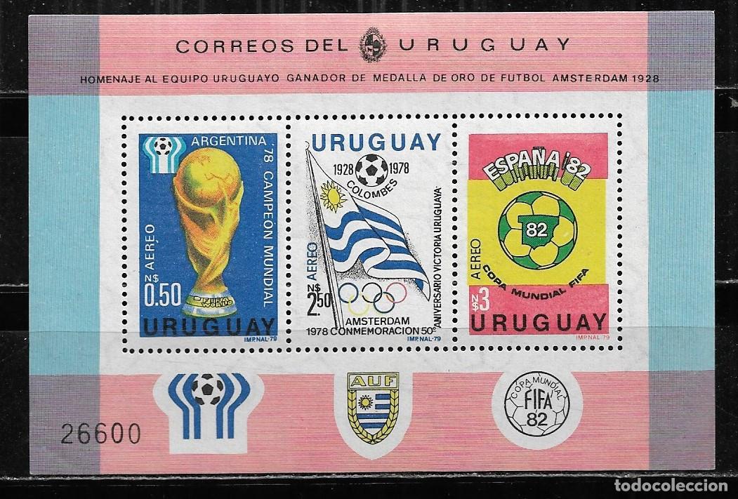 Sellos: URUGUAY 1977, HOJA BLOQUE CAMPEONATO MUNDIAL DE F&Uacute;TBOL ESPA&Ntilde;A 82. MNH.