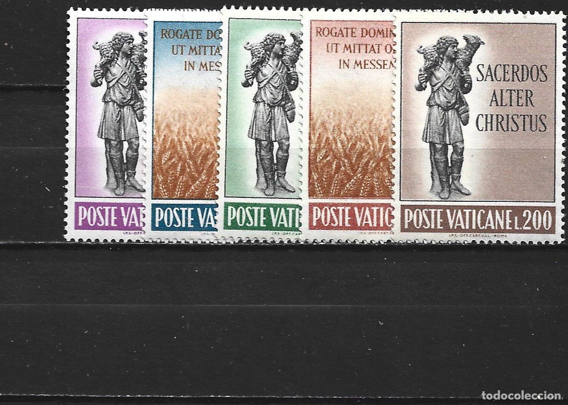 Sellos: VATICANO YVERT NUM. 348/352 ** SERIE COMPLETA SIN FIJASELLOS