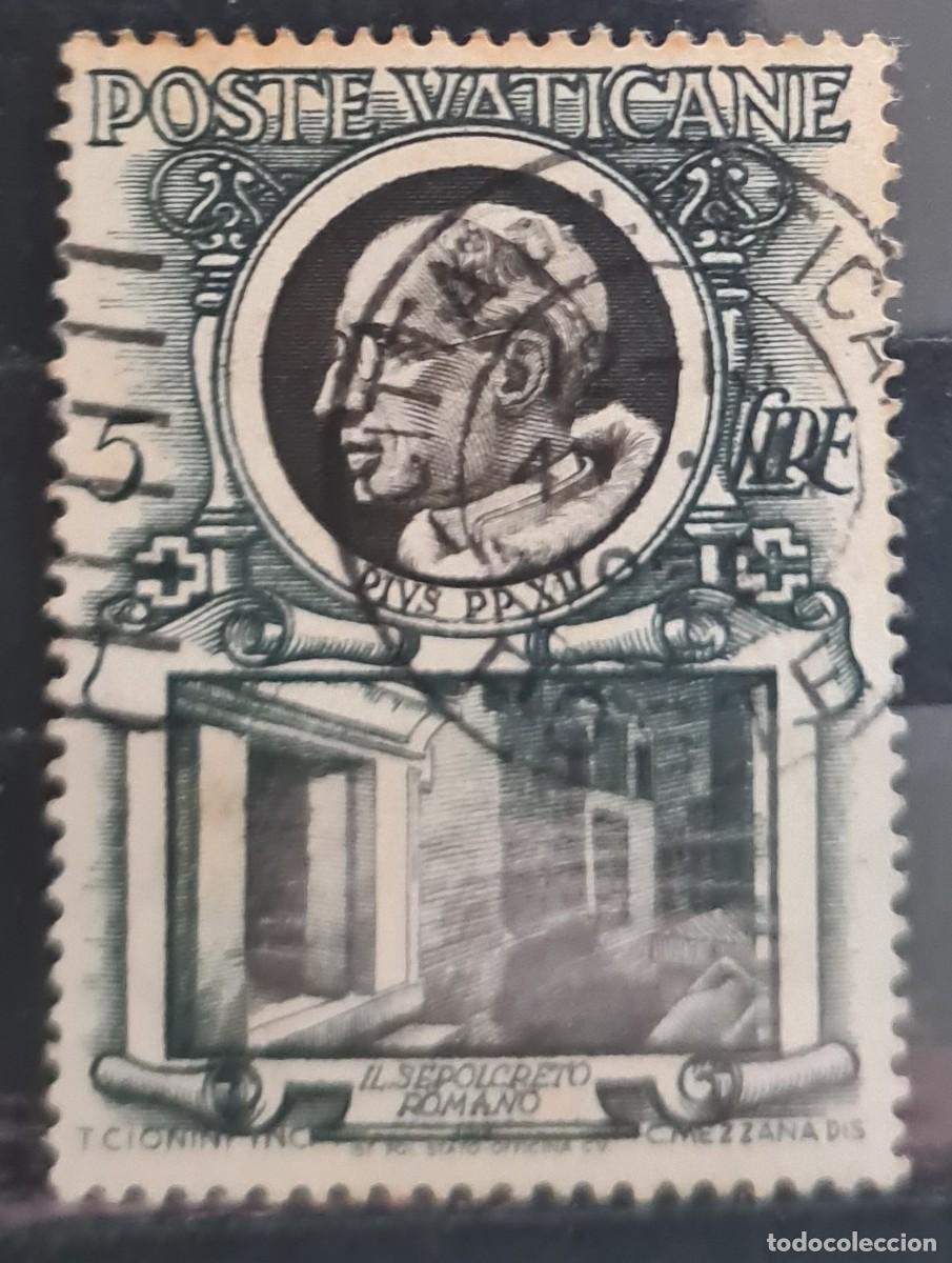 Selos: Sello usado del Vaticano 1953: Efigie del Papa P&iacute;o XII y monumento funerario