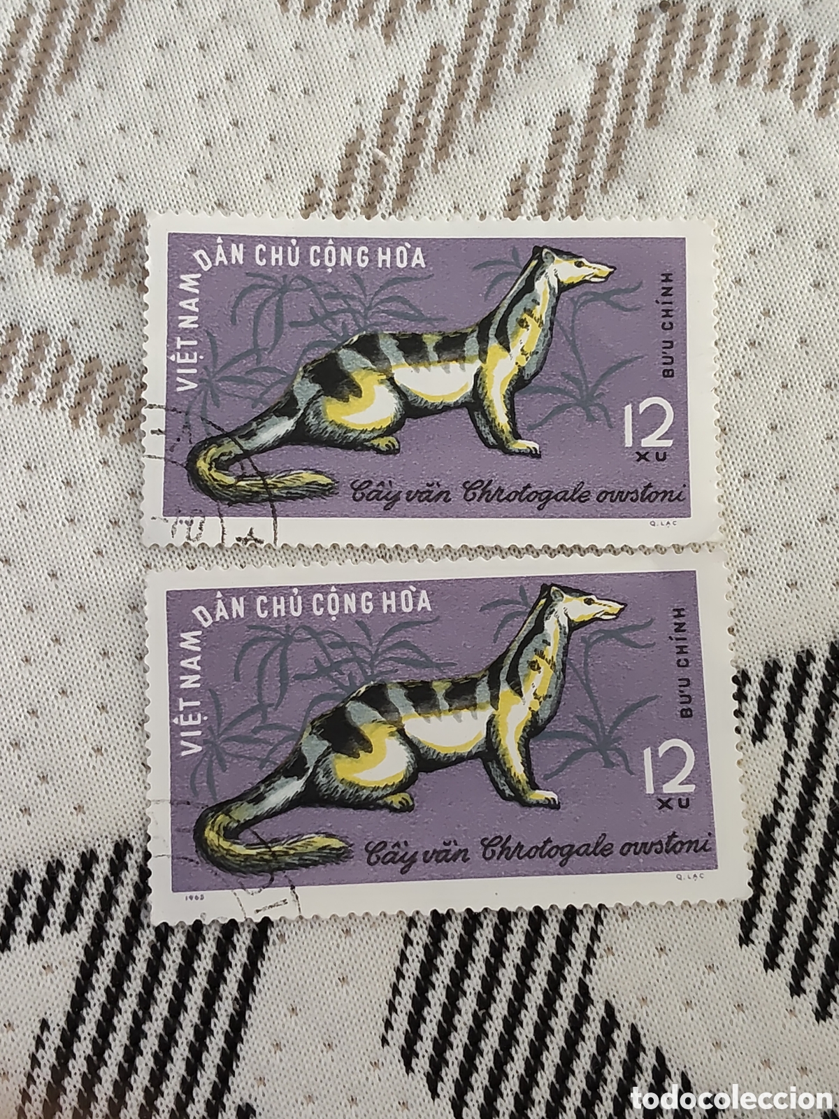 Sellos: 2 Sellos de Vietnam Civeta de Owston 1965 muy buenos