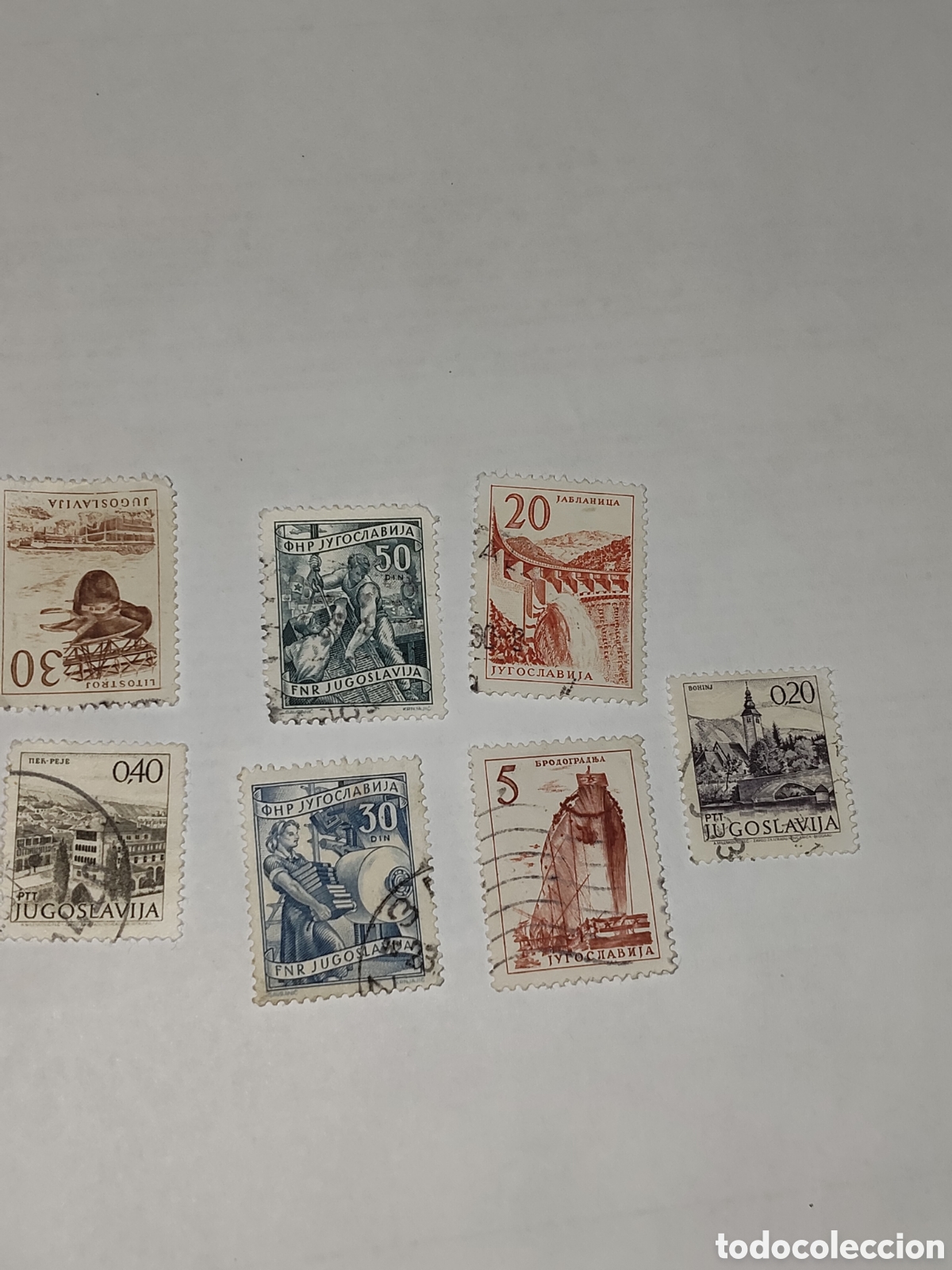 Sellos: 7 sellos antiguos de Yugoslavia no repetidos