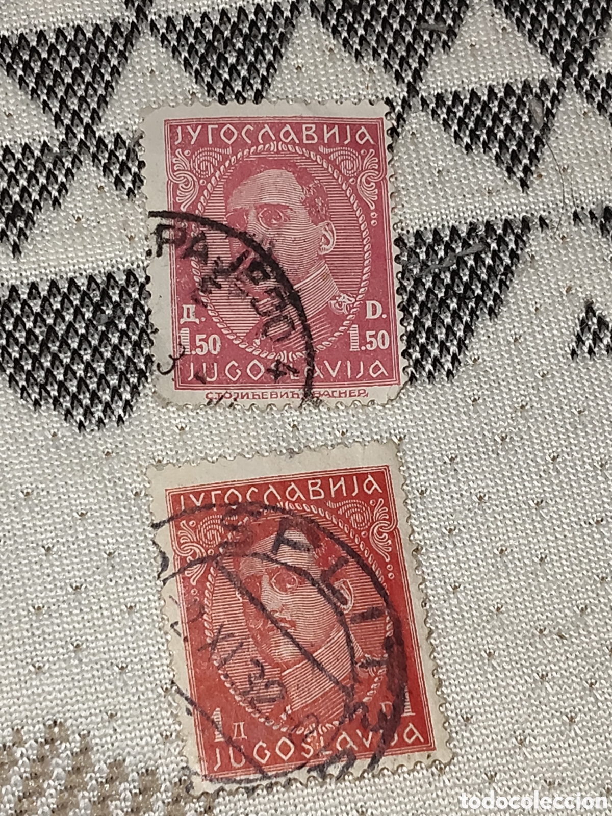 Sellos: 2 Sellos de Yugoslavia perfil de Rey Alejandro l 1931-32 usados