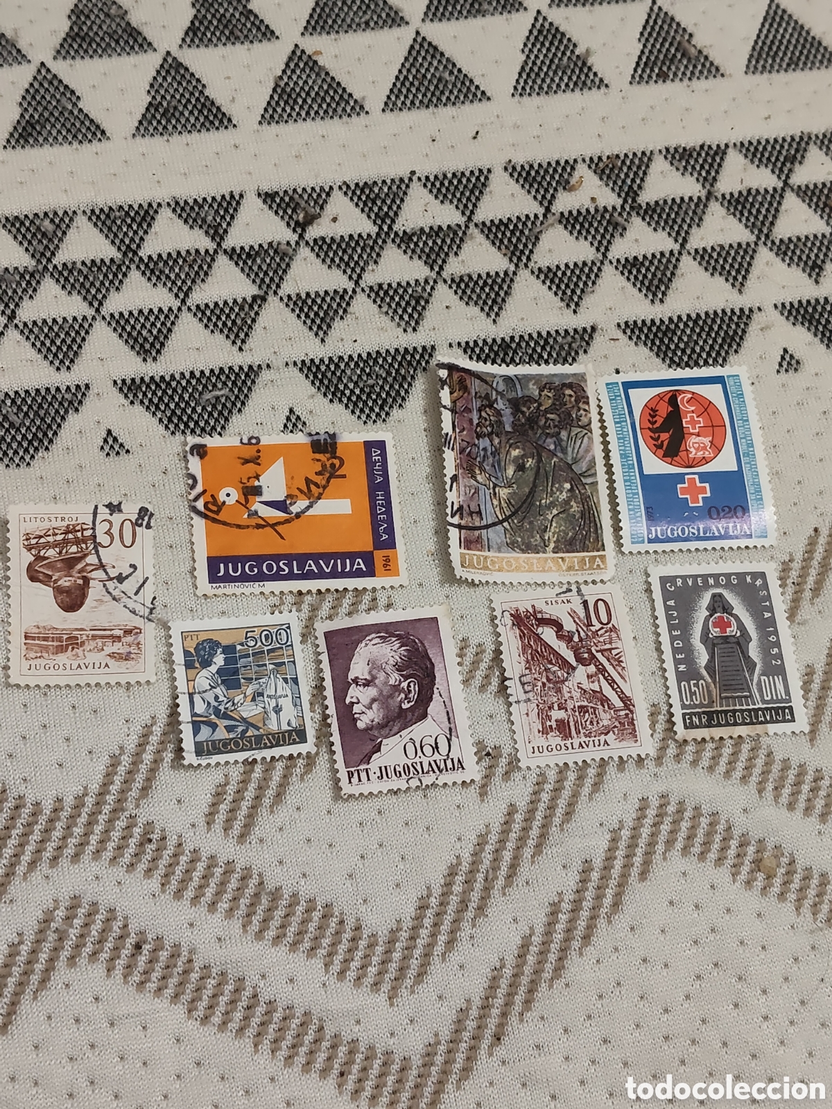Sellos: 8 sellos antiguos variados de Yugoslavia