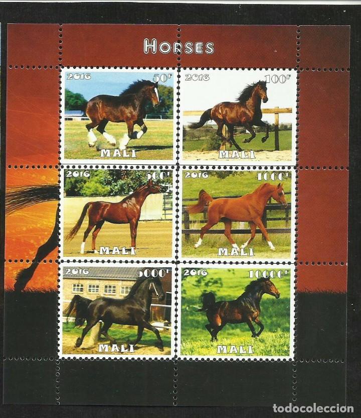 Sellos: HOJA BLOQUE SELLOS 2016 MALI TEMATICA CABALLOS - Foto 1