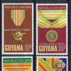 Sellos: GUAYANA 1975 IVERT 454/7 * DÍA DE LA REPUBLICA - MEDALLAS - CONDECORACIONES