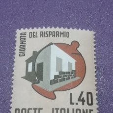 Sellos: SELLO ITALIA NUEVO.1965. DIA DEL AHORRO. ERA DEL AHORRO. HUCHA, CASA, AISLAMIENTO. ARTE. Lote 364407596
