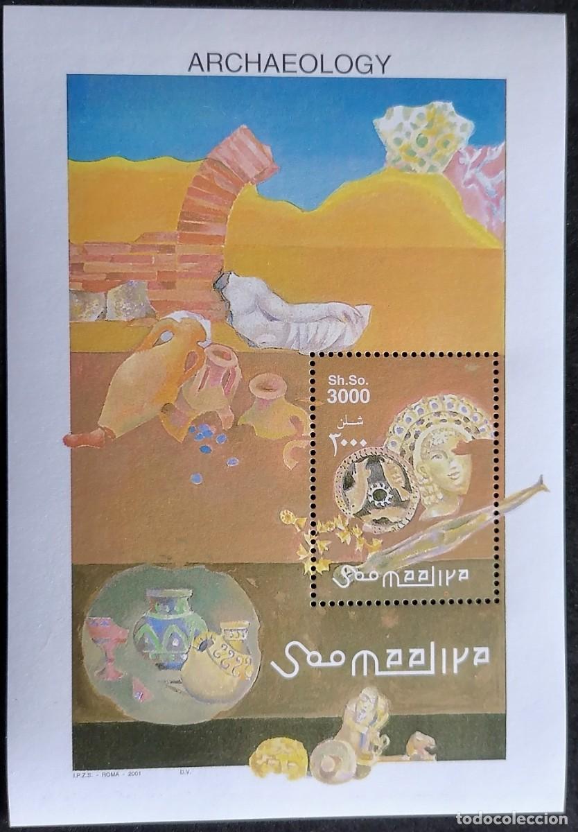 Sellos: SOMALIA 2001 - HB ARQUEOLOGIA = - Foto 1