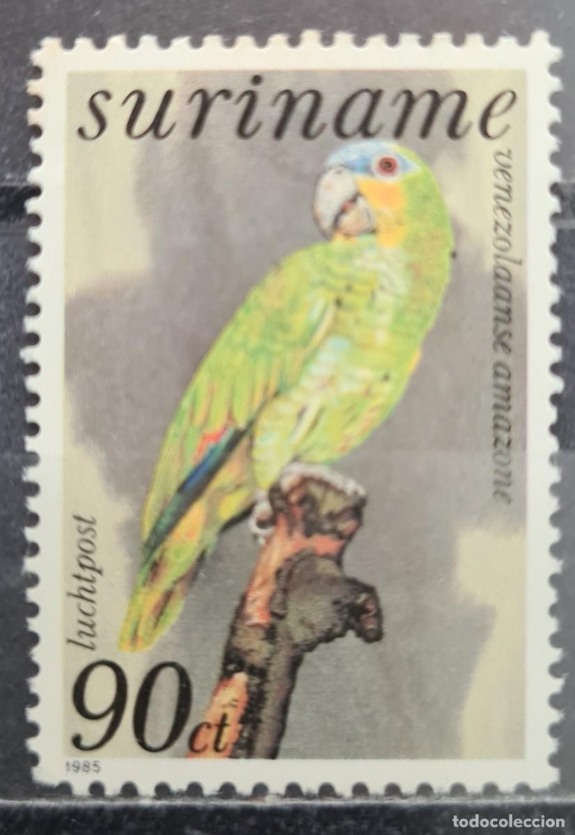 Sellos: Sello a&eacute;reo de Surinam 1985. Fauna: Amazona amazonica