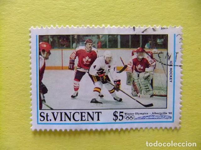 Sellos: 52 ST. VINCENT 1992 HOCKEY on ICE JOCKEY sobre HIELO / YVERT 1538 FU