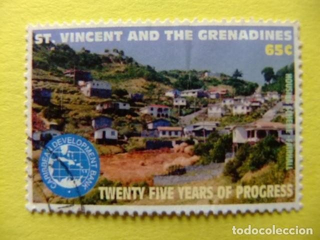 Sellos: 52 ST. VINCENT GRENADINES 1995 / VISTA de un PUEBLO VILLAGE / YVERT 2477 FU
