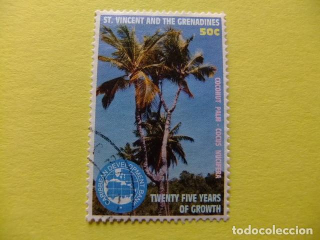 Sellos: 52 ST. VINCENT GRENADINES 1995 / PALMERA COCOTIER / YVERT 2476 FU