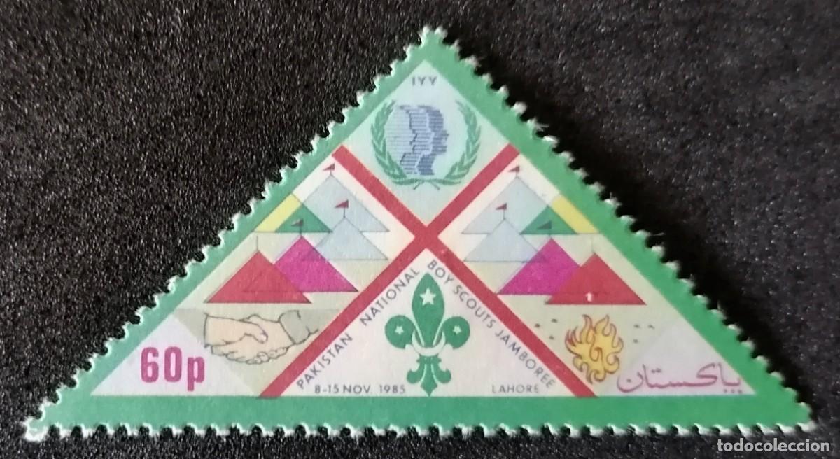 Sellos: PAKIST&Aacute;N 1985 - A&Ntilde;O DE LA JUVENTUD / SCOUT .