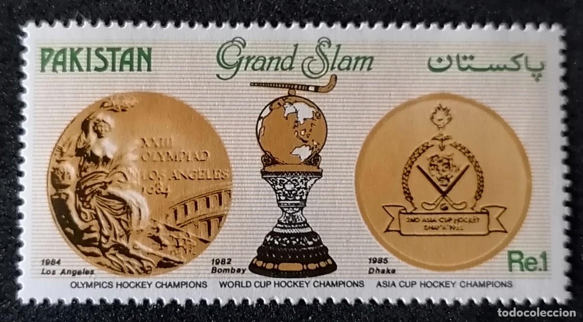 Sellos: PAKIST&Aacute;N 1985 - HOMENAJE / HOCKEY .