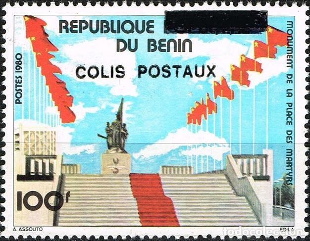 Stamps: Ben&iacute;n 2002 Mi. 47 sello de paquete sobrecargado COLIS POSTAUX monumento