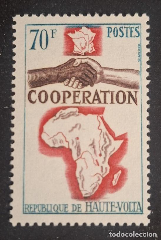 Francobolli: Alto Volta 1964 Mi. 154 Cooperaci&oacute;n &Aacute;frica apret&oacute;n de manos mapa